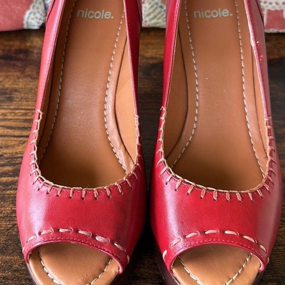 Sassy vintage red wedges - Picture 3 of 7